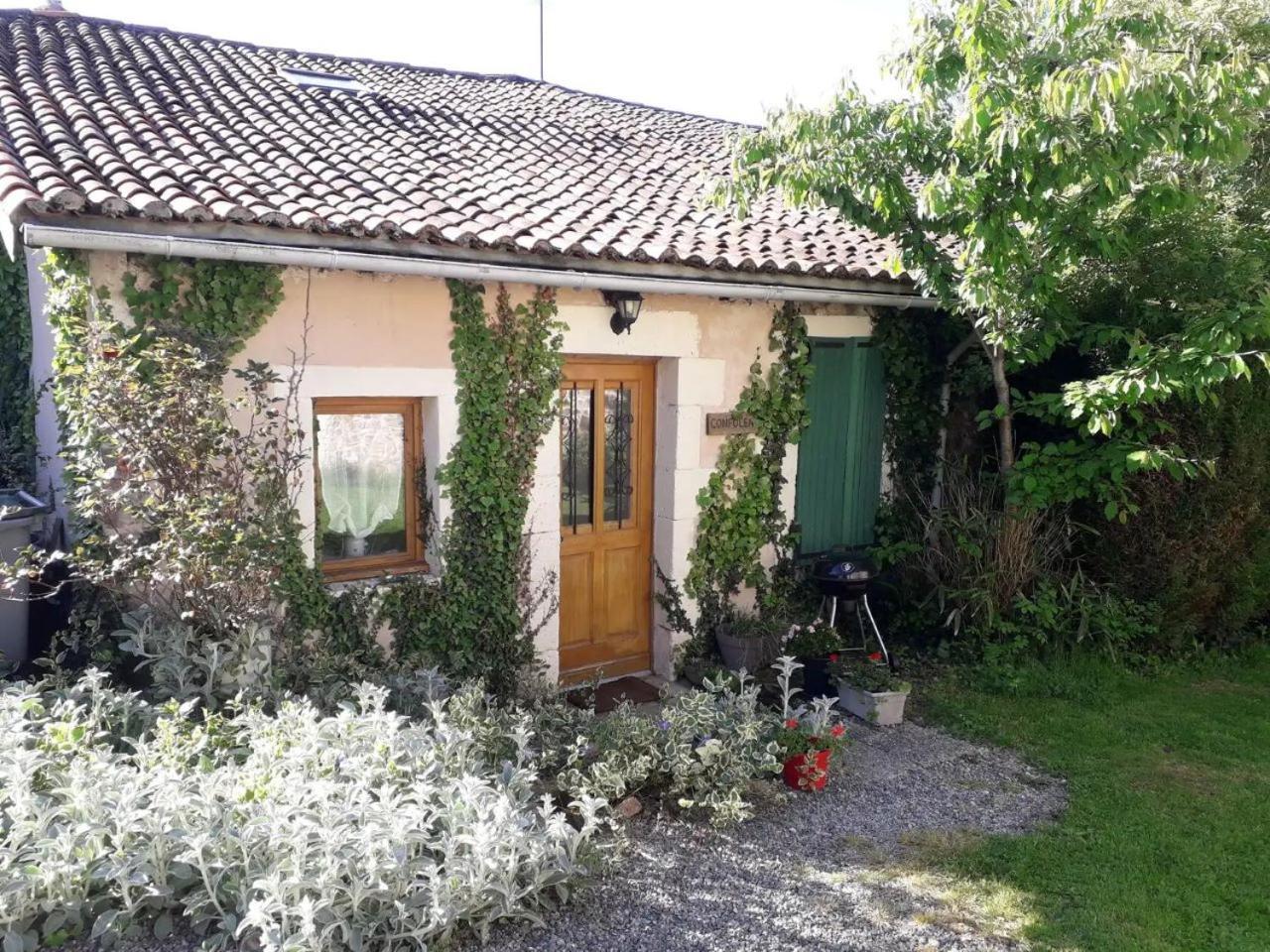 Tranquille Vienne Gites A Chirac Dept Charente Εξωτερικό φωτογραφία