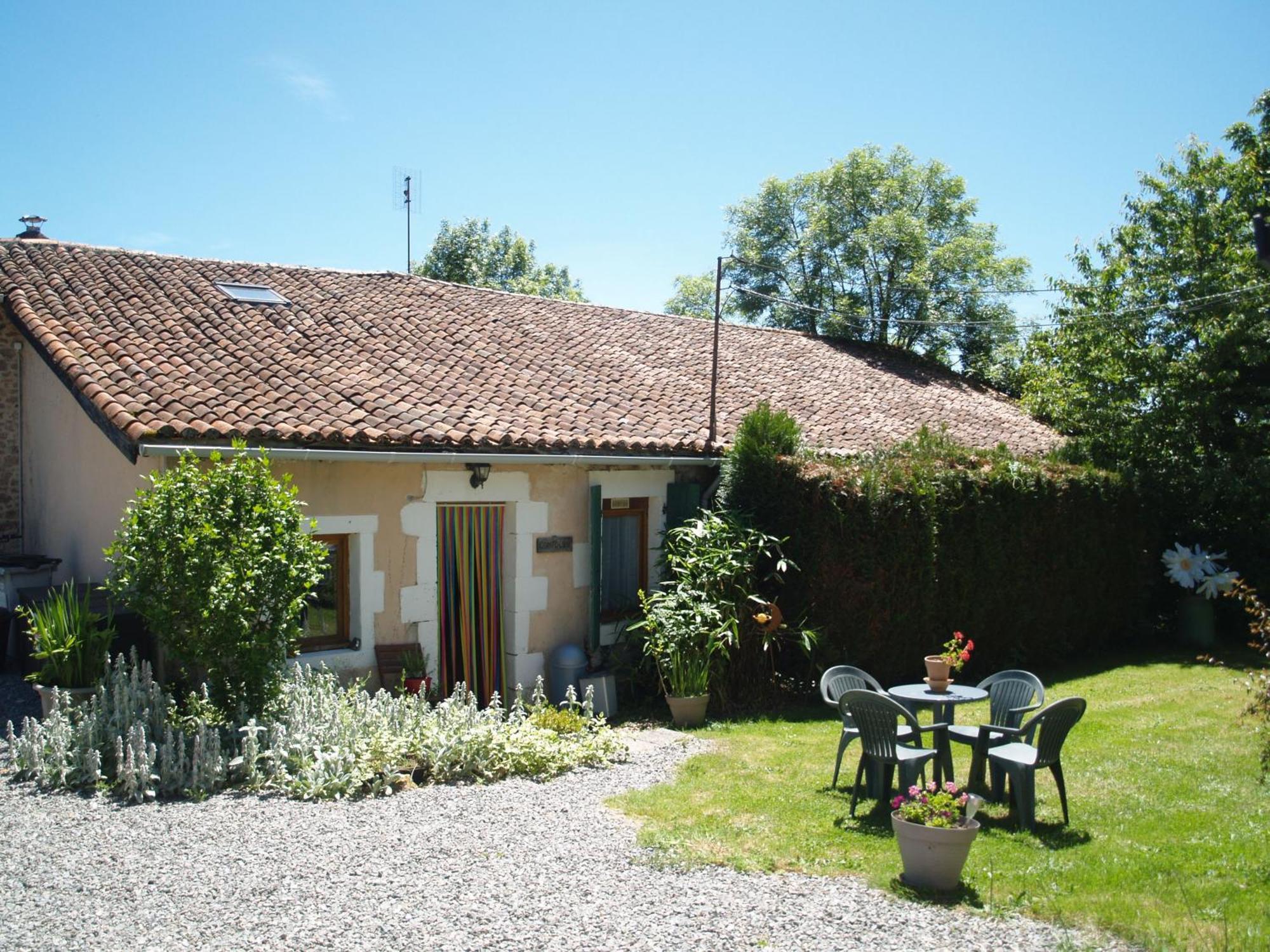 Tranquille Vienne Gites A Chirac Dept Charente Εξωτερικό φωτογραφία